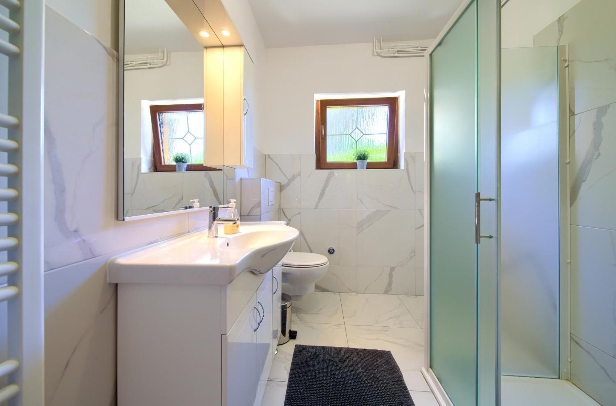 Apartment Bazina - Airconditioning, Parking, 500M From The Beach 克尔克 外观 照片
