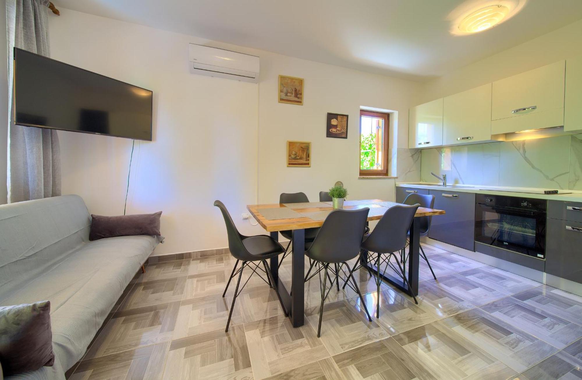 Apartment Bazina - Airconditioning, Parking, 500M From The Beach 克尔克 外观 照片
