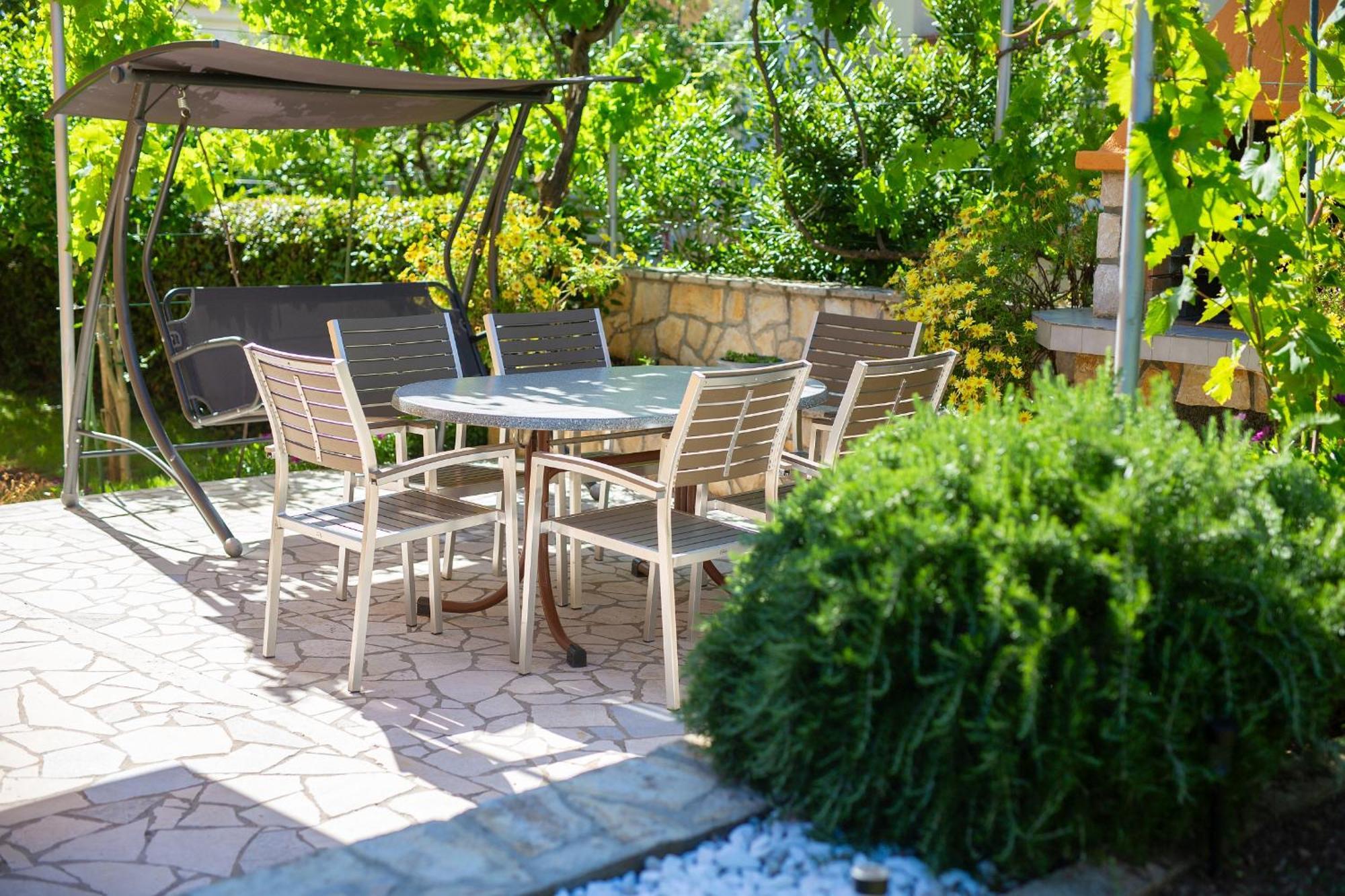 Apartment Bazina - Airconditioning, Parking, 500M From The Beach 克尔克 外观 照片